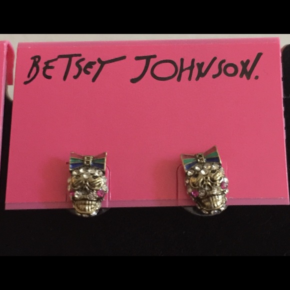 Betsey Johnson Bow Wearing Skull Stud Earrings - Picture 1 of 6
